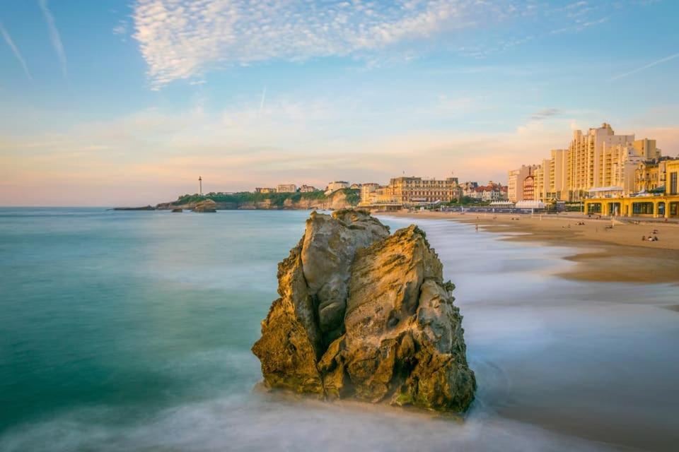 Studio Et Piscine Sur La Grande Plage Biarritz Exterior photo